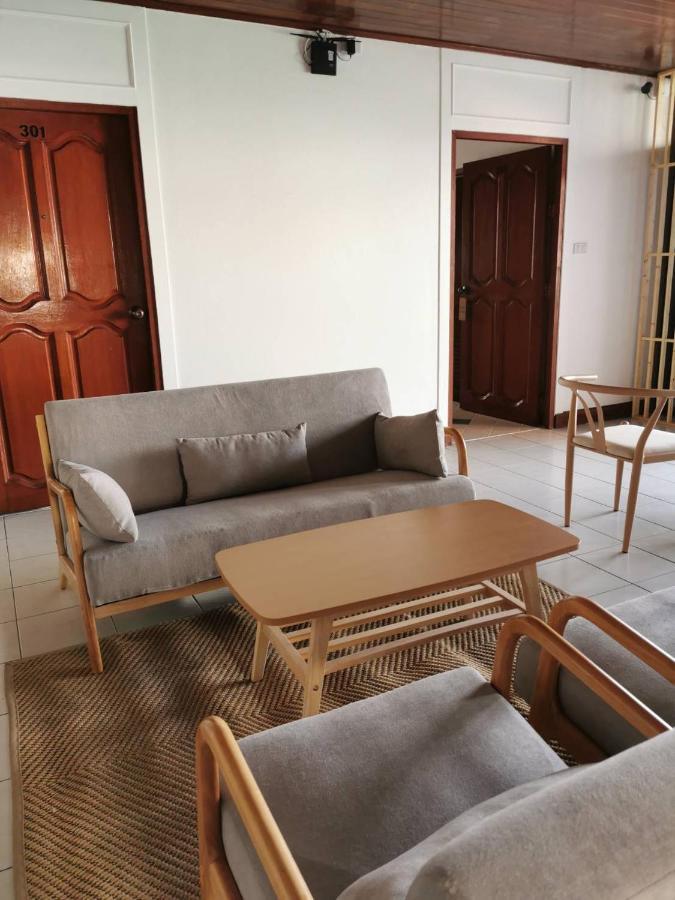 BaanBusarin Hotel Hua Hin Bagian luar foto