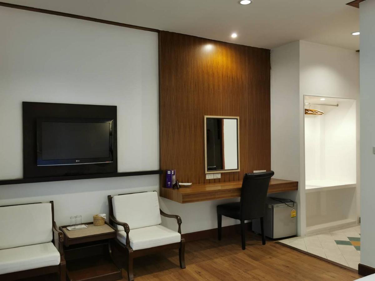 BaanBusarin Hotel Hua Hin Bagian luar foto