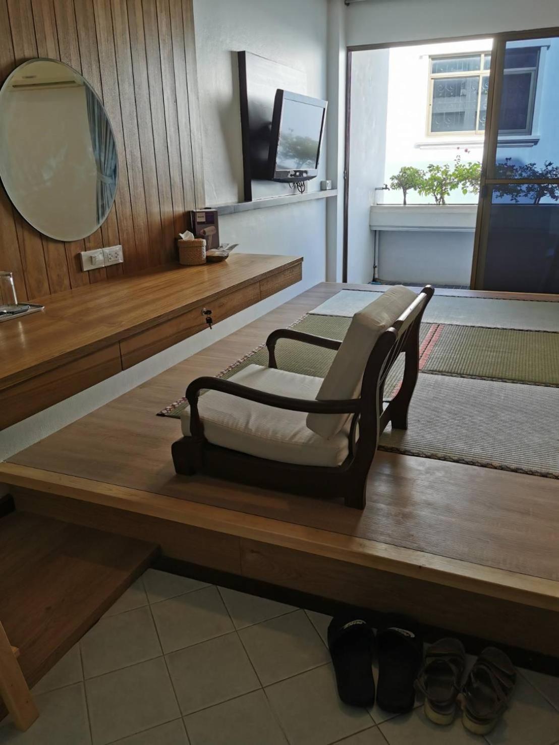 BaanBusarin Hotel Hua Hin Bagian luar foto