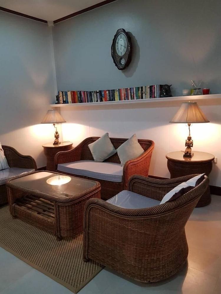 BaanBusarin Hotel Hua Hin Bagian luar foto