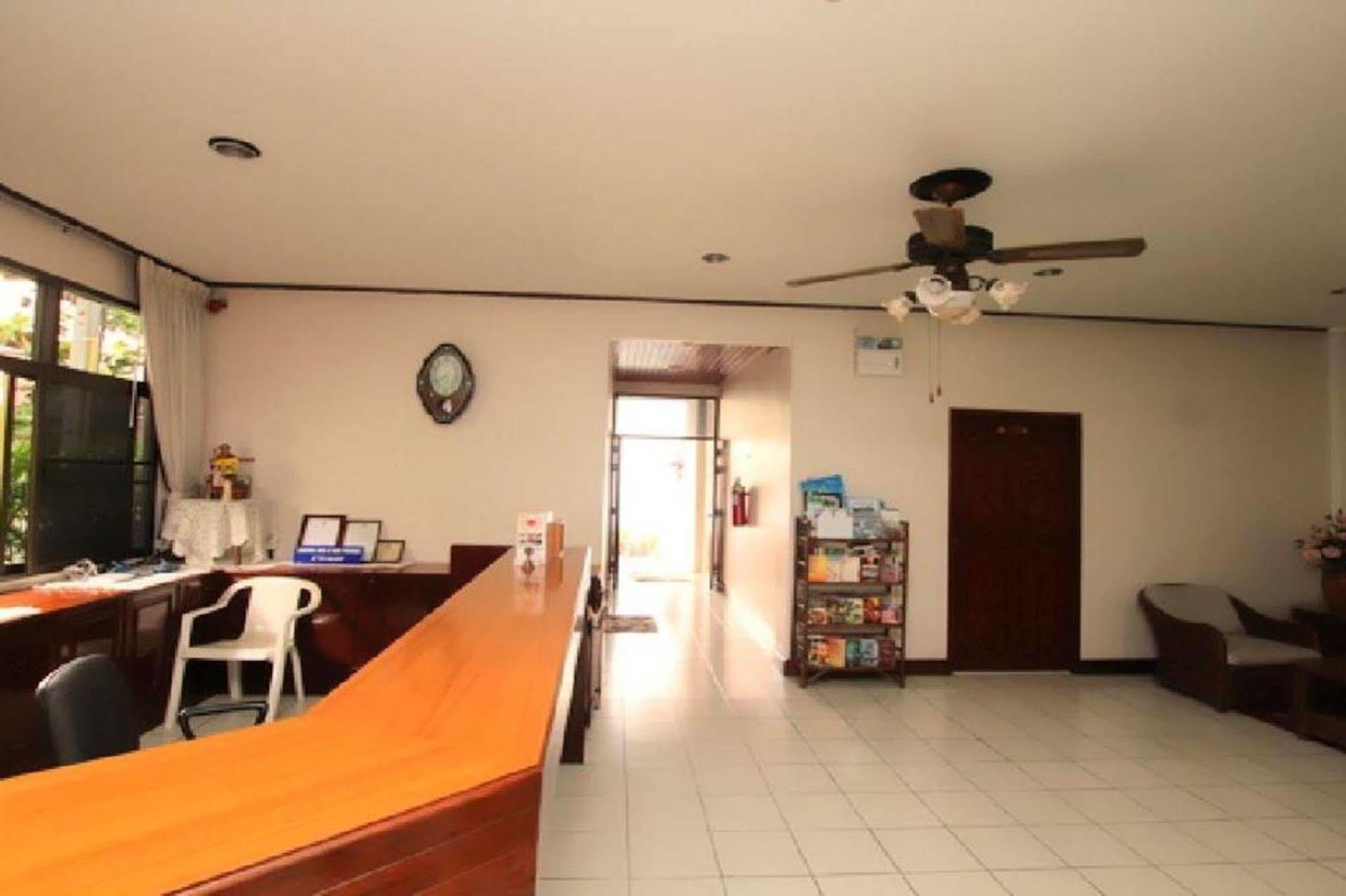 BaanBusarin Hotel Hua Hin Bagian luar foto