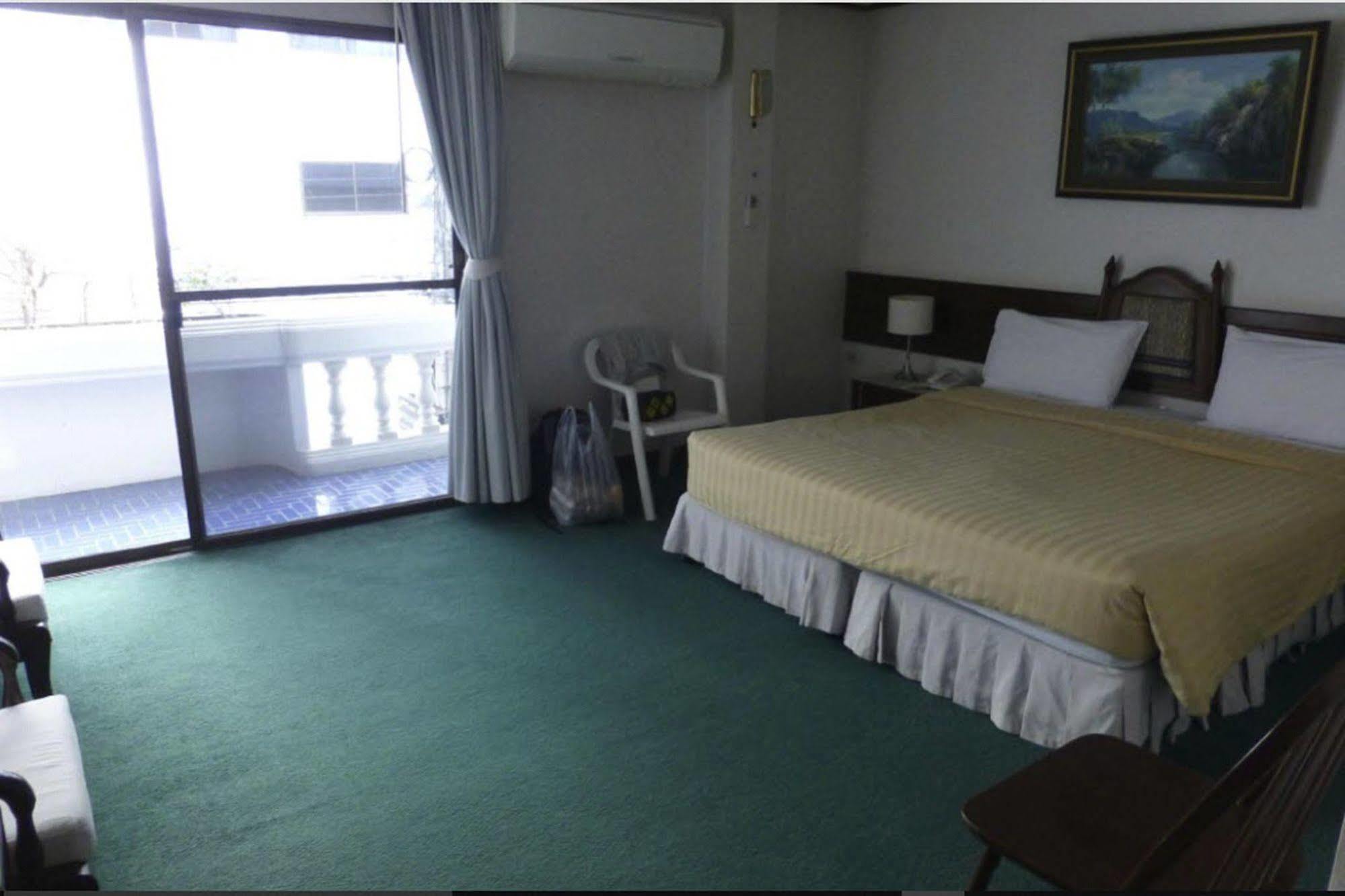 BaanBusarin Hotel Hua Hin Bagian luar foto