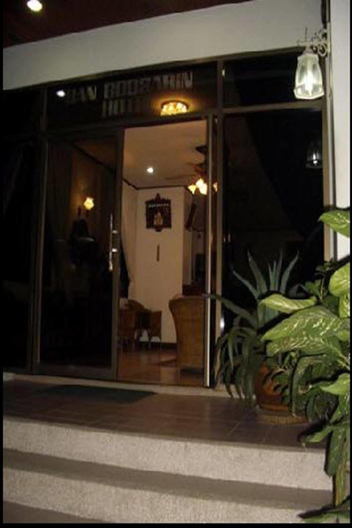 BaanBusarin Hotel Hua Hin Bagian luar foto