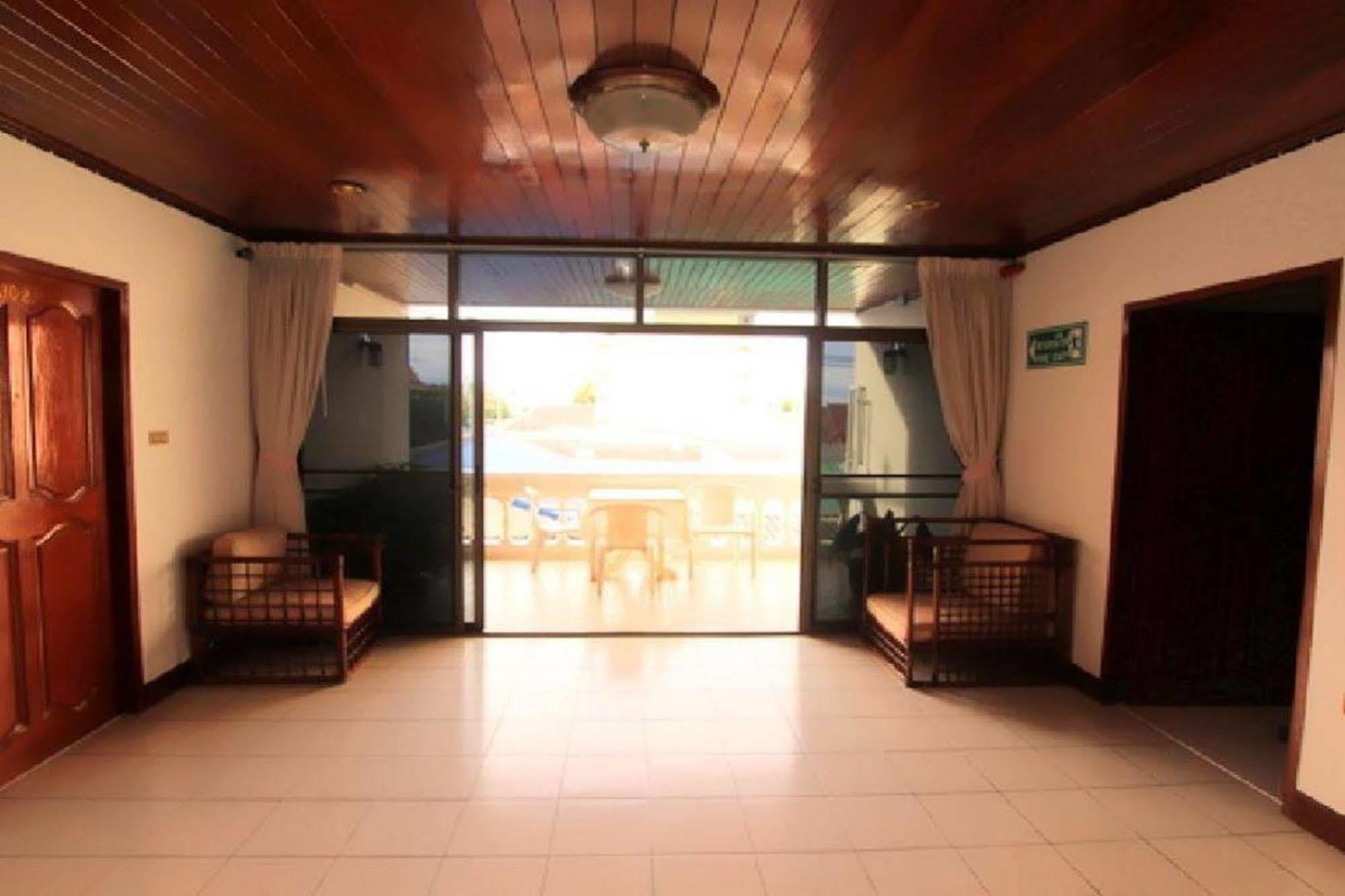 BaanBusarin Hotel Hua Hin Bagian luar foto