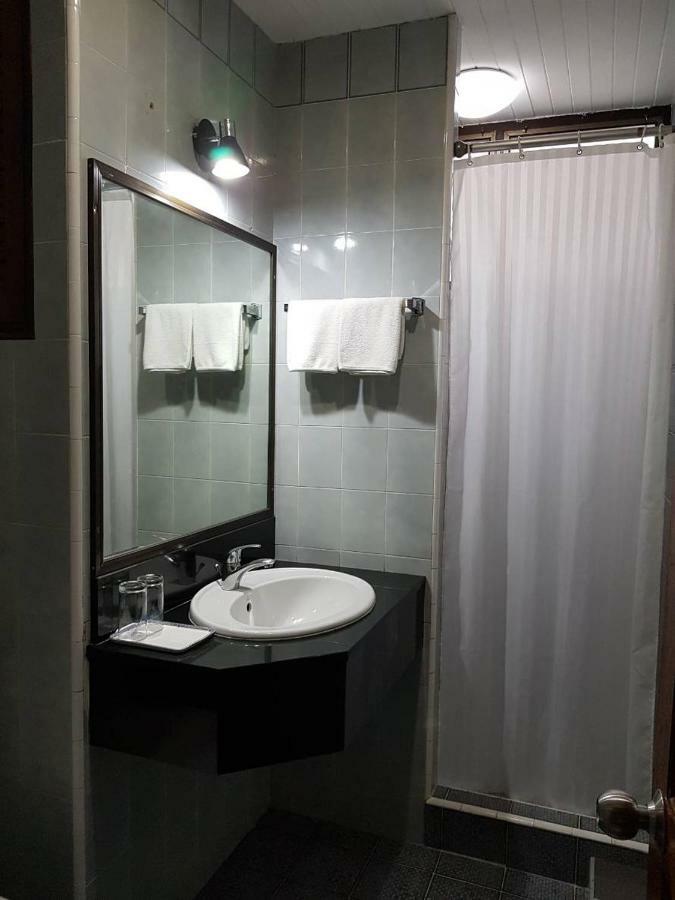 BaanBusarin Hotel Hua Hin Bagian luar foto