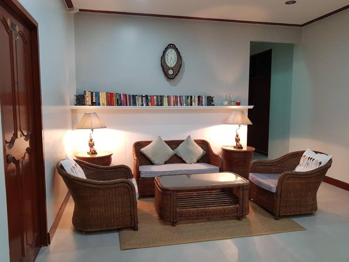 BaanBusarin Hotel Hua Hin Bagian luar foto